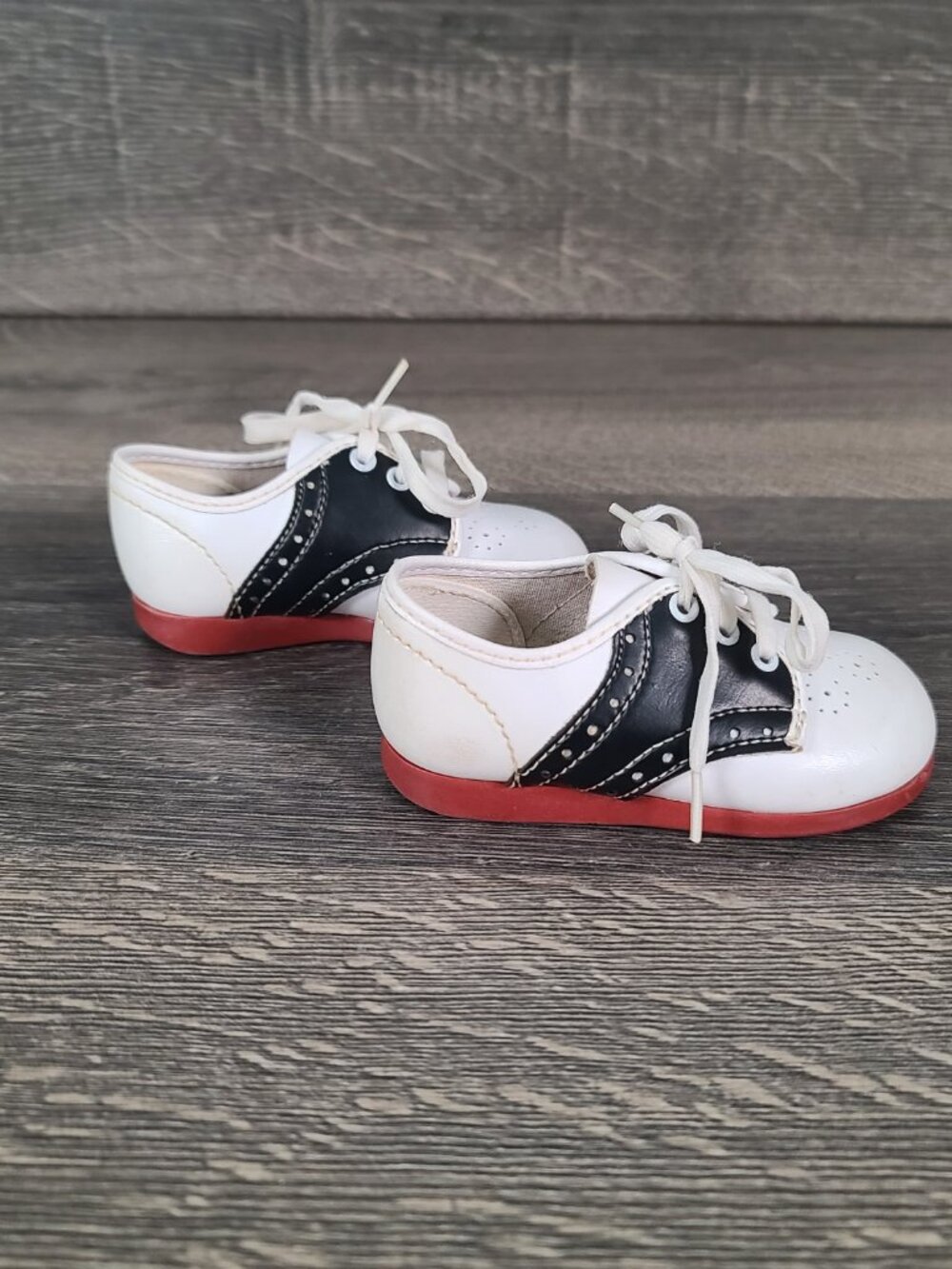 Black and White Toddler Size 3.5D Saddle Shoes - Picture 5 of 10